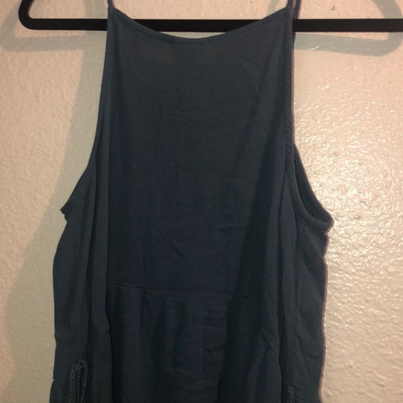 A turquoise tank top - Picture 6 of 6